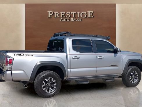 Used 2020 Toyota Tacoma TRD Off-Road w/ Technology Package RWD image 14