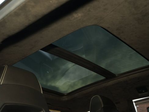 Used 2019 Lamborghini Urus image 23