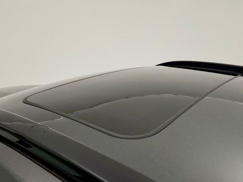 Used 2023 Kia Niro EX Touring image 10