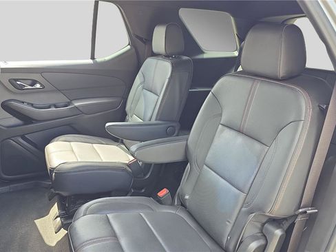 Used 2023 Chevrolet Traverse RS AWD/4WD image 18