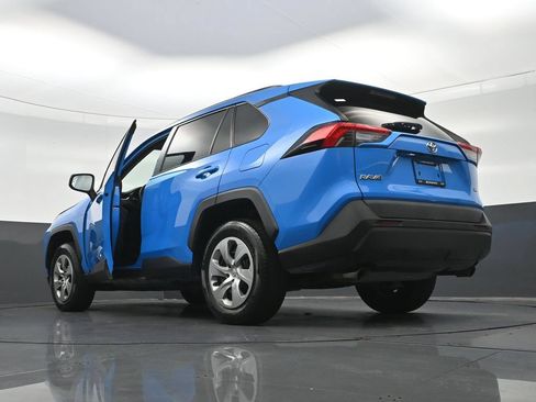 Used 2020 Toyota RAV4 LE FWD image 24
