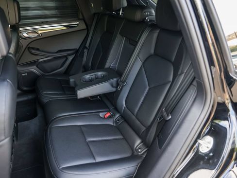 Certified 2026 Porsche Macan AWD/4WD image 29
