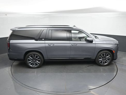 Used 2021 Cadillac Escalade ESV Sport w/ Driver Assist Tech Package AWD/4WD image 32
