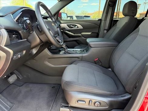 Used 2023 Chevrolet Traverse LT FWD image 6