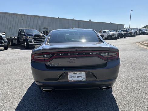 Used 2019 Dodge Charger SXT RWD image 7