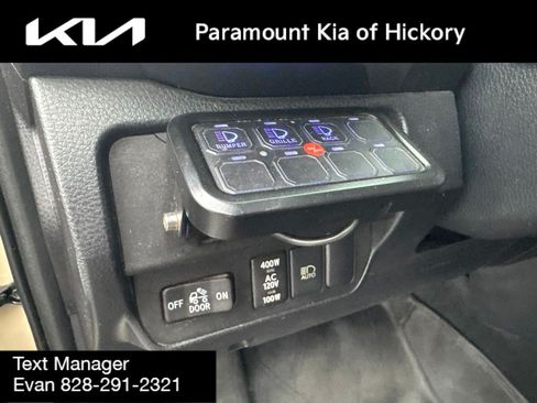 Used 2019 Toyota Tacoma TRD Off-Road AWD/4WD image 17