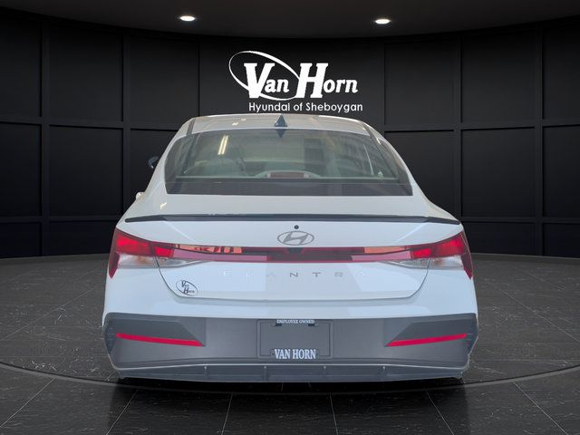 Certified 2025 Hyundai Elantra Sport FWD image 6