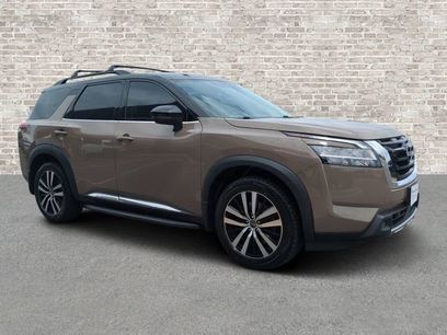 Used 2023 Nissan Pathfinder Platinum w/ Lighting Package (N93)