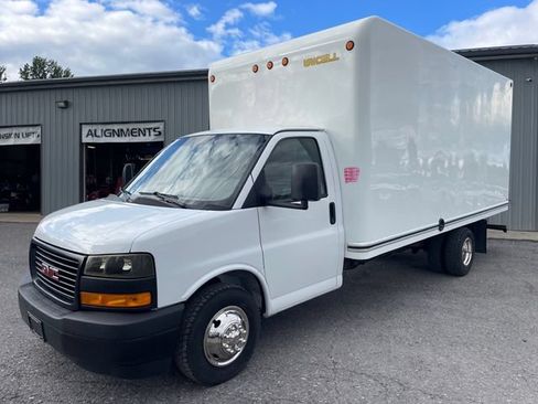 Used 2019 GMC Savana 3500 Extended RWD image 3
