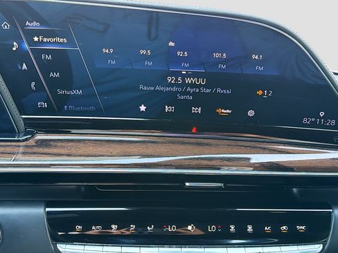Used 2022 Cadillac Escalade Premium Luxury Platinum AWD/4WD image 34