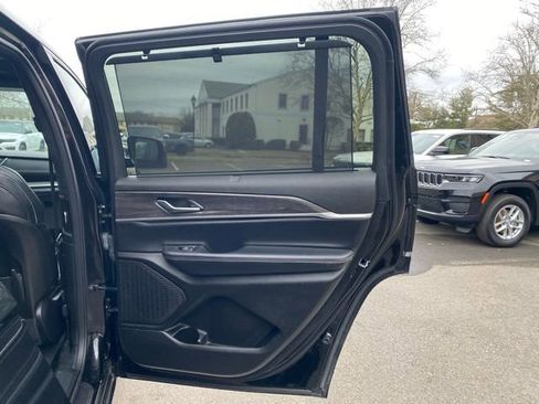 Used 2024 Jeep Grand Cherokee L Limited w/ Luxury Tech Group II image 28