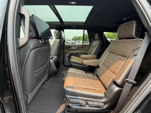 Used 2026 GMC Yukon Denali Ultimate AWD/4WD image 7