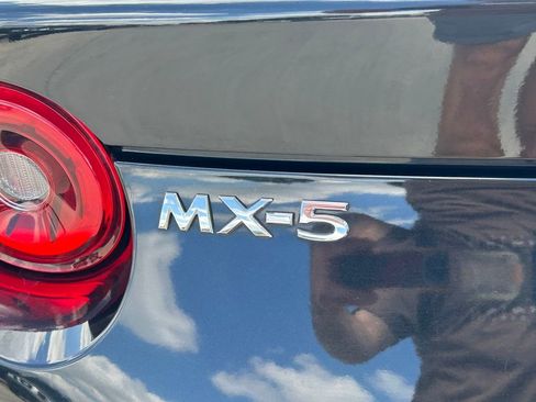Used 2025 MAZDA MX-5 Miata RF Grand Touring RWD image 12
