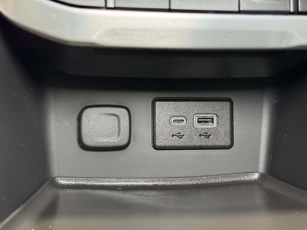 Used 2023 GMC Acadia SLE w/ Driver Convenience Package AWD/4WD image 13
