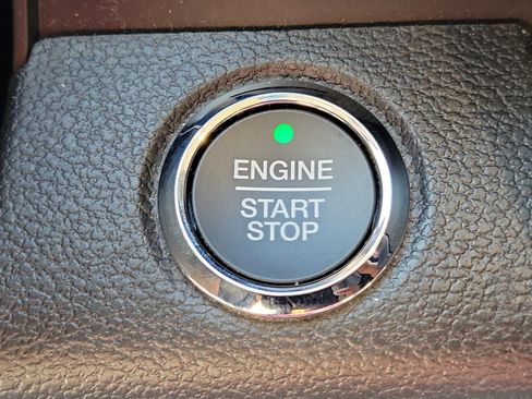 Used 2018 Ford Expedition Platinum image 32