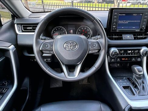 Certified 2020 Toyota RAV4 XLE Premium image 6