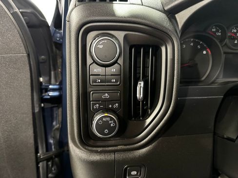 Used 2019 Chevrolet Silverado 1500 Custom Trail Boss w/ Custom Convenience Package AWD/4WD image 30