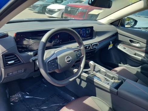 New 2026 Nissan Sentra SR w/ Floor Mat Package FWD image 7