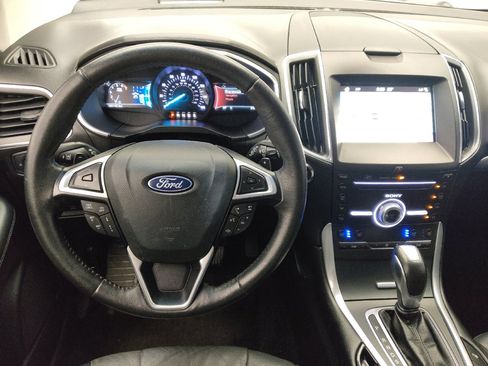 Used 2018 Ford Edge Titanium w/ Equipment Group 302A FWD image 22