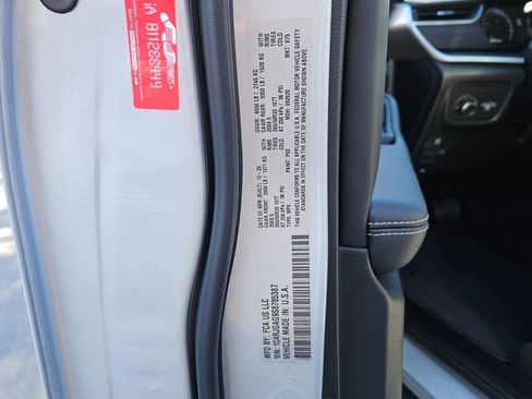 New 2025 Jeep Grand Cherokee Altitude image 14