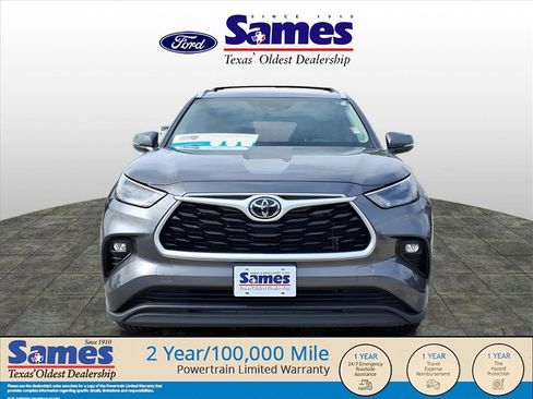 Used 2024 Toyota Highlander XLE image 3