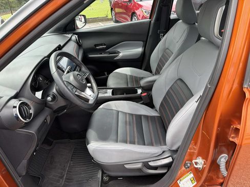 Used 2021 Nissan Kicks SR w/ SR Premium Package FWD image 9