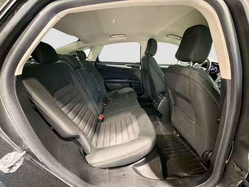 Used 2020 Ford Fusion SE image 23