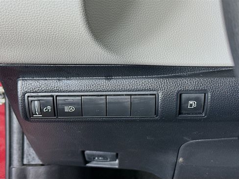 Used 2022 Toyota Corolla LE image 17