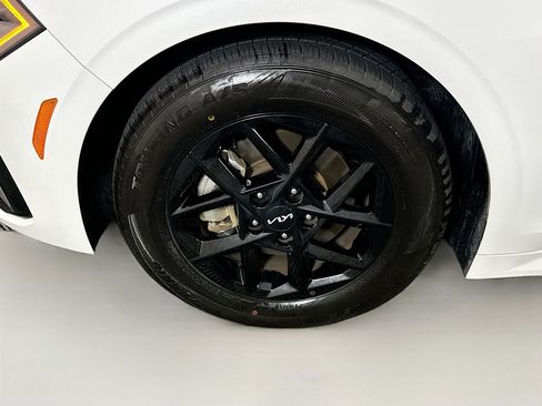 Used 2025 Kia K5 LXS image 11