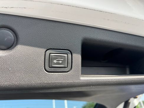 Used 2021 Chevrolet Equinox LT AWD/4WD image 25