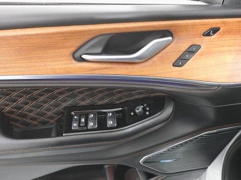 Used 2024 Jeep Grand Cherokee L Summit image 8