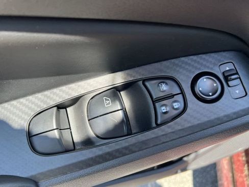 Used 2024 Nissan Altima 2.5 SV FWD image 31