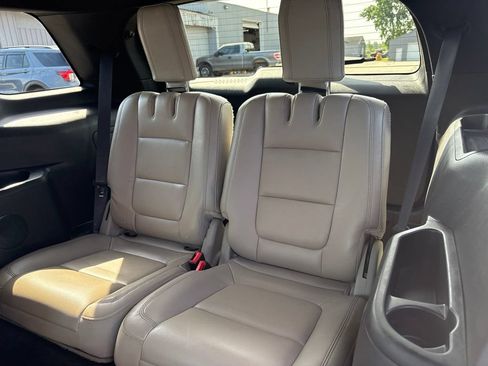 Used 2014 Ford Explorer XLT w/ Equipment Group 202A FWD image 21