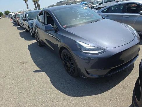 Used 2021 Tesla Model Y Long Range AWD/4WD image 3