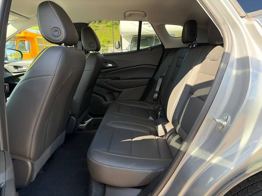 Used 2024 Chevrolet Trax ACTIV w/ Driver Confidence Package FWD image 19