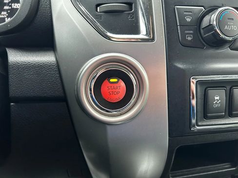 Used 2017 Nissan Titan SL image 23