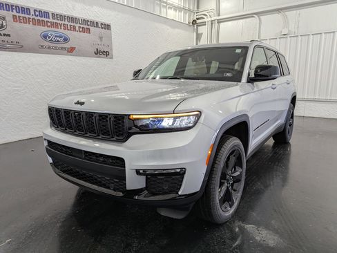 New 2025 Jeep Grand Cherokee L Limited image 3