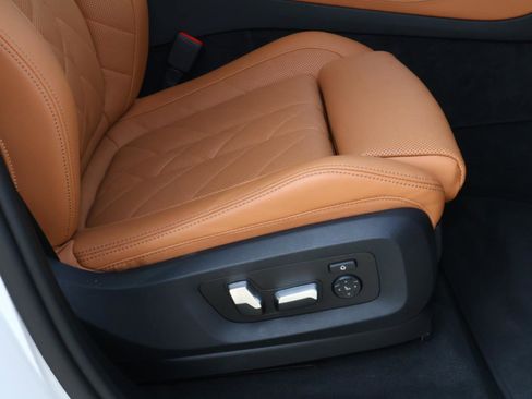 Used 2024 BMW X5 xDrive40i w/ Premium Package image 19