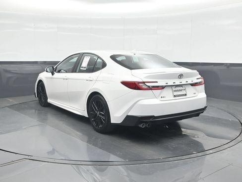 Used 2025 Toyota Camry SE FWD image 22