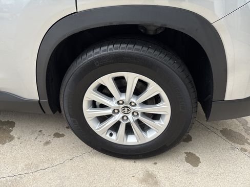 Used 2025 Toyota Grand Highlander FWD image 35