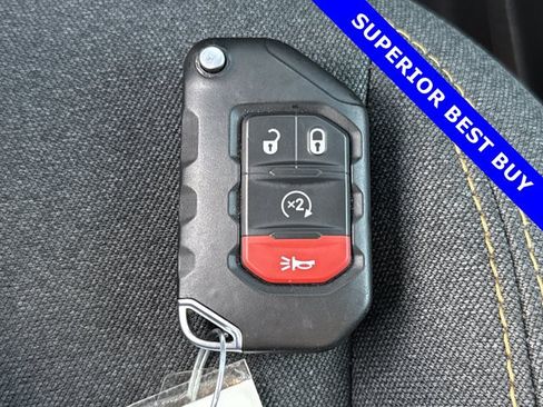 Used 2025 Jeep Wrangler Unlimited Sahara AWD/4WD image 21