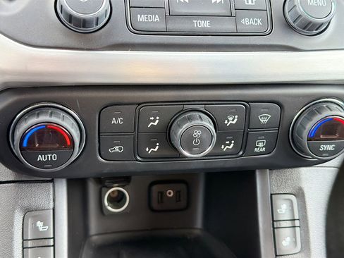 Used 2019 GMC Acadia SLT image 17