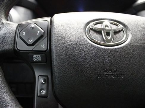 Used 2022 Toyota Tacoma SR image 21