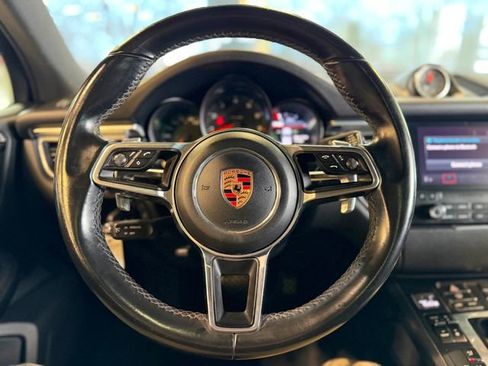 Used 2018 Porsche Macan Sport Edition AWD/4WD image 22