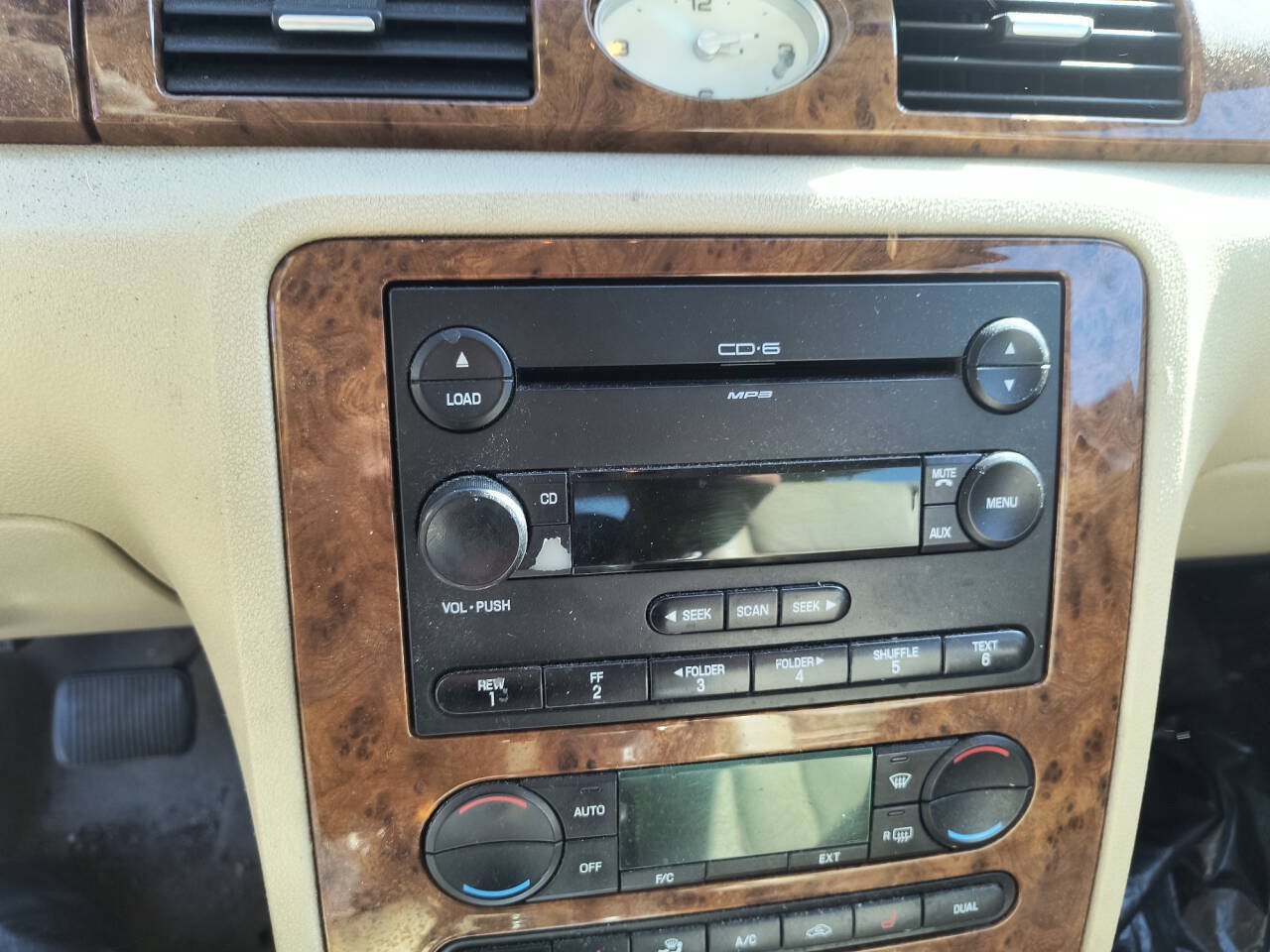Used 2005 Ford Five Hundred Limited AWD/4WD image 35