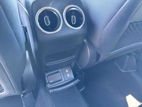 Used 2025 Mercedes-Benz GLA 250 image 24