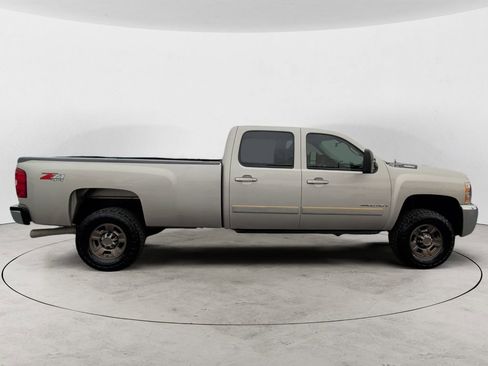 Used 2007 Chevrolet Silverado 3500 LTZ w/ Suspension Package, Off-Road AWD/4WD image 6