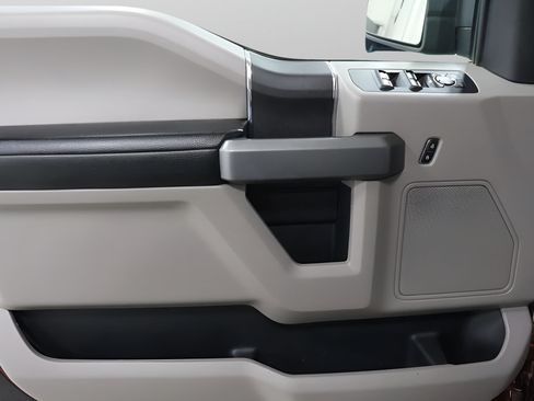 Used 2016 Ford F150 XLT w/ Trailer Tow Package RWD image 23
