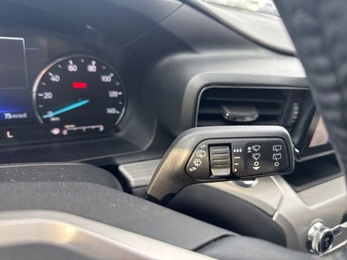 Used 2022 Ford Explorer XLT w/ Equipment Group 202A image 28