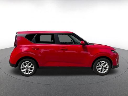 Used 2025 Kia Soul LX w/ LX Technology Package FWD image 15